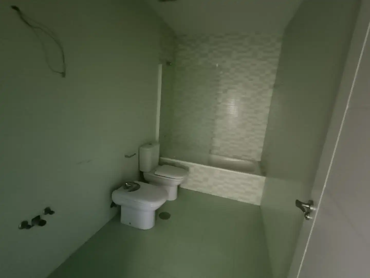 Baño de Casa adosada en venta en Alcolea de Calatrava con Calefacción, Jardín privado y Piscina