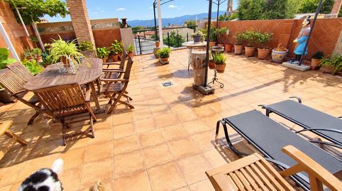 PISCINA-AMPLIO GARAJE-SALON CHIMENEA-CASINUEVO