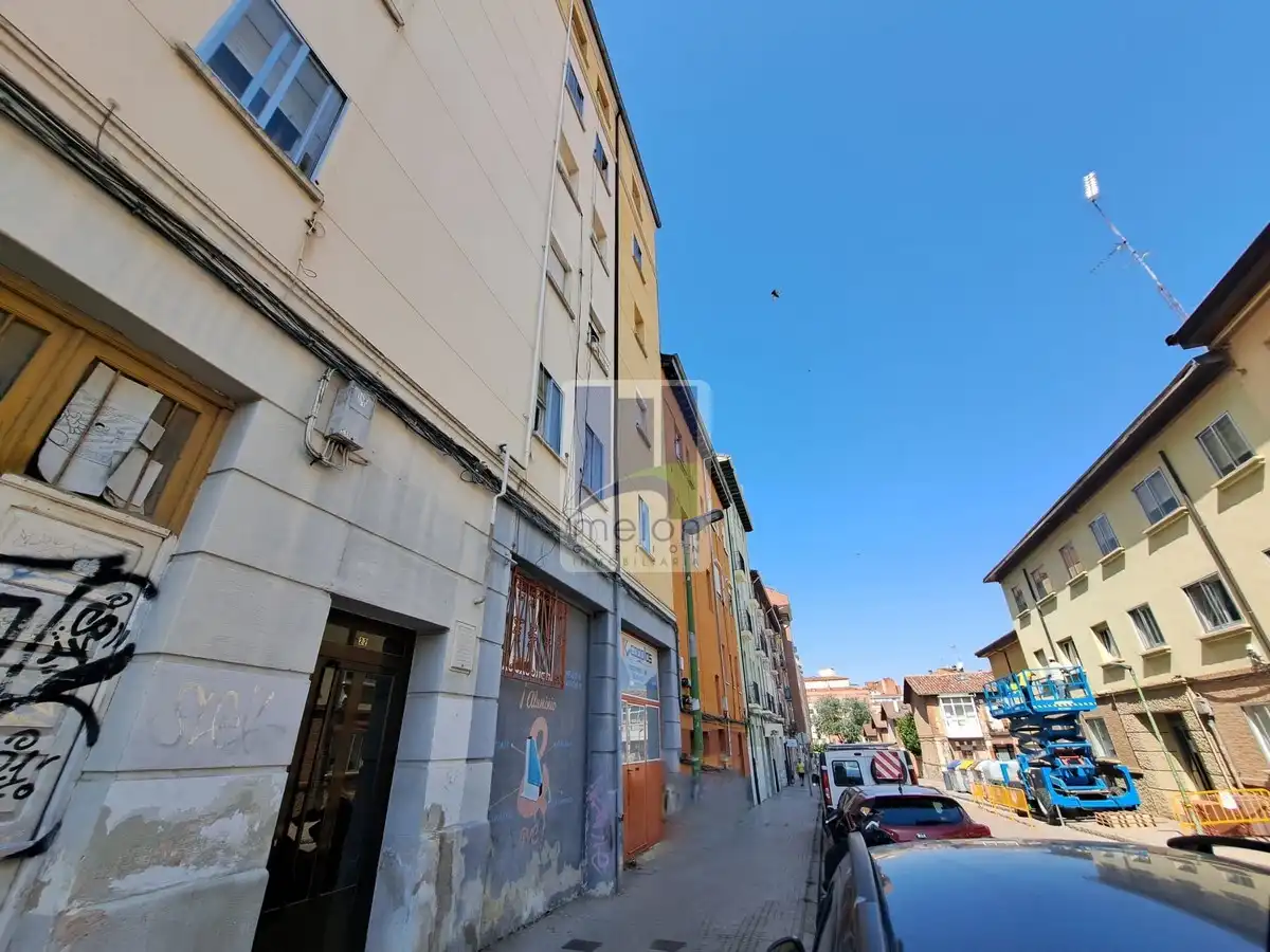 Vista exterior de Pis en venda en Burgos