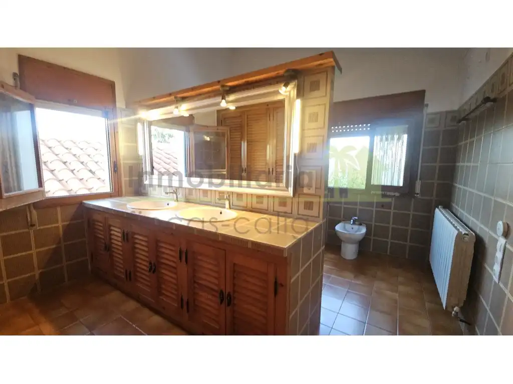 Bany de Casa o xalet en venda en Vinaròs amb Calefacció, Jardí privat i Terrassa