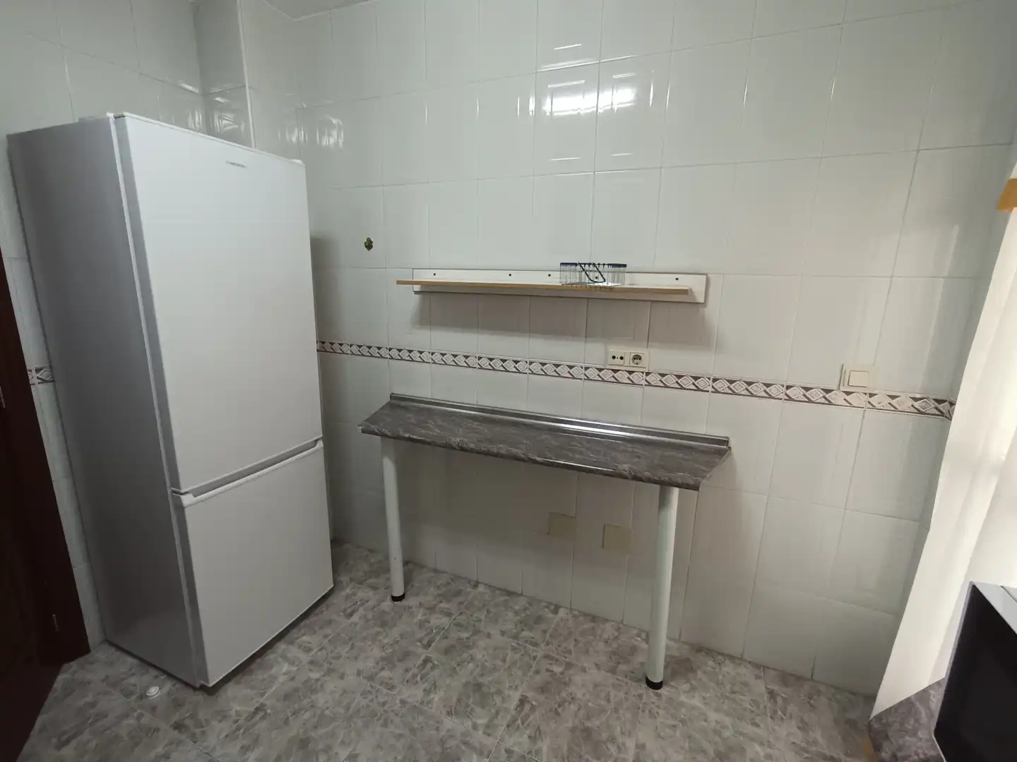 Cuina de Pis de lloguer en Jaén amb Aire condicionat, Calefacció i Moblat