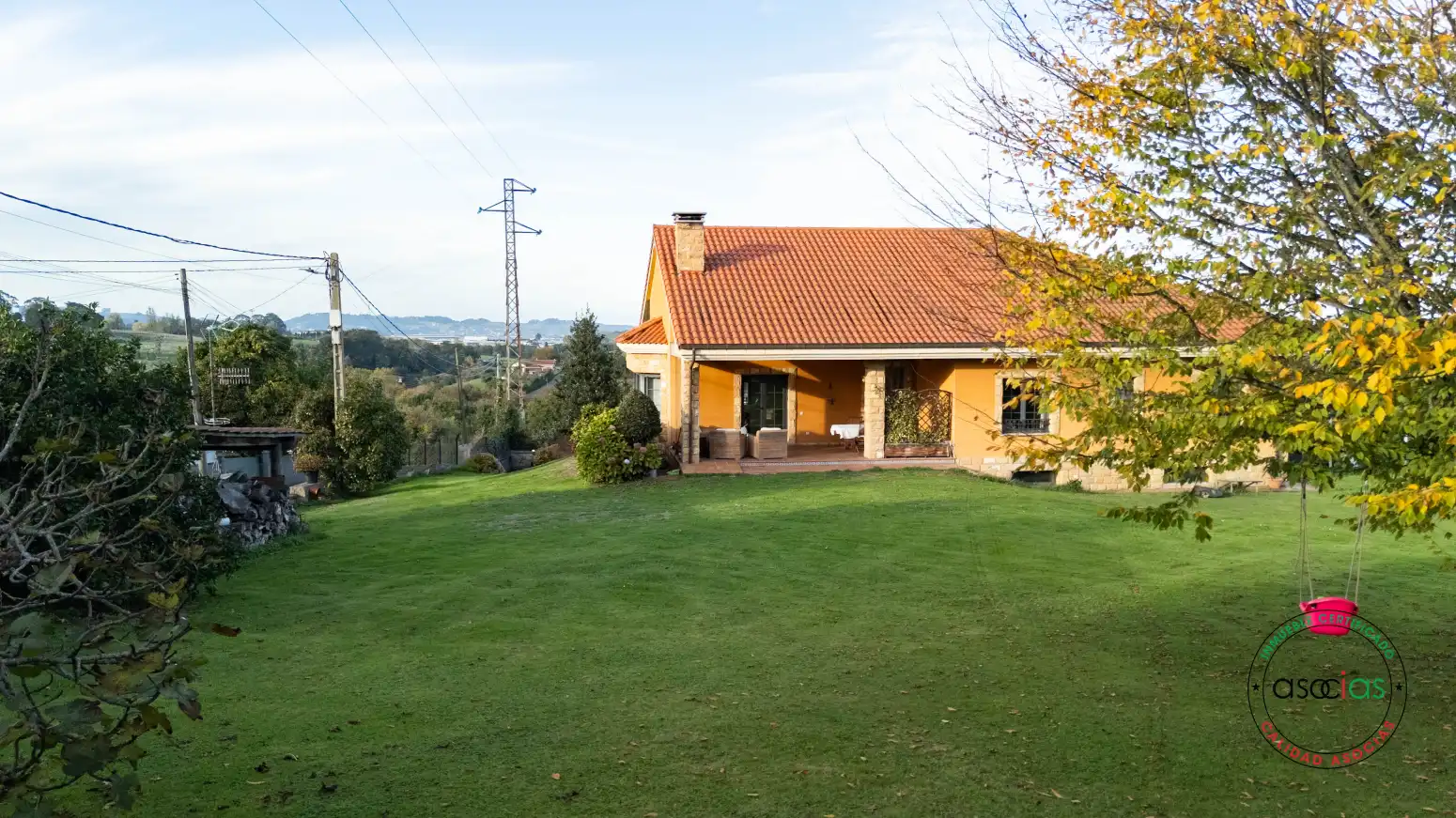 Vista exterior de Casa o xalet en venda en Gijón  amb Calefacció, Parquet i Terrassa