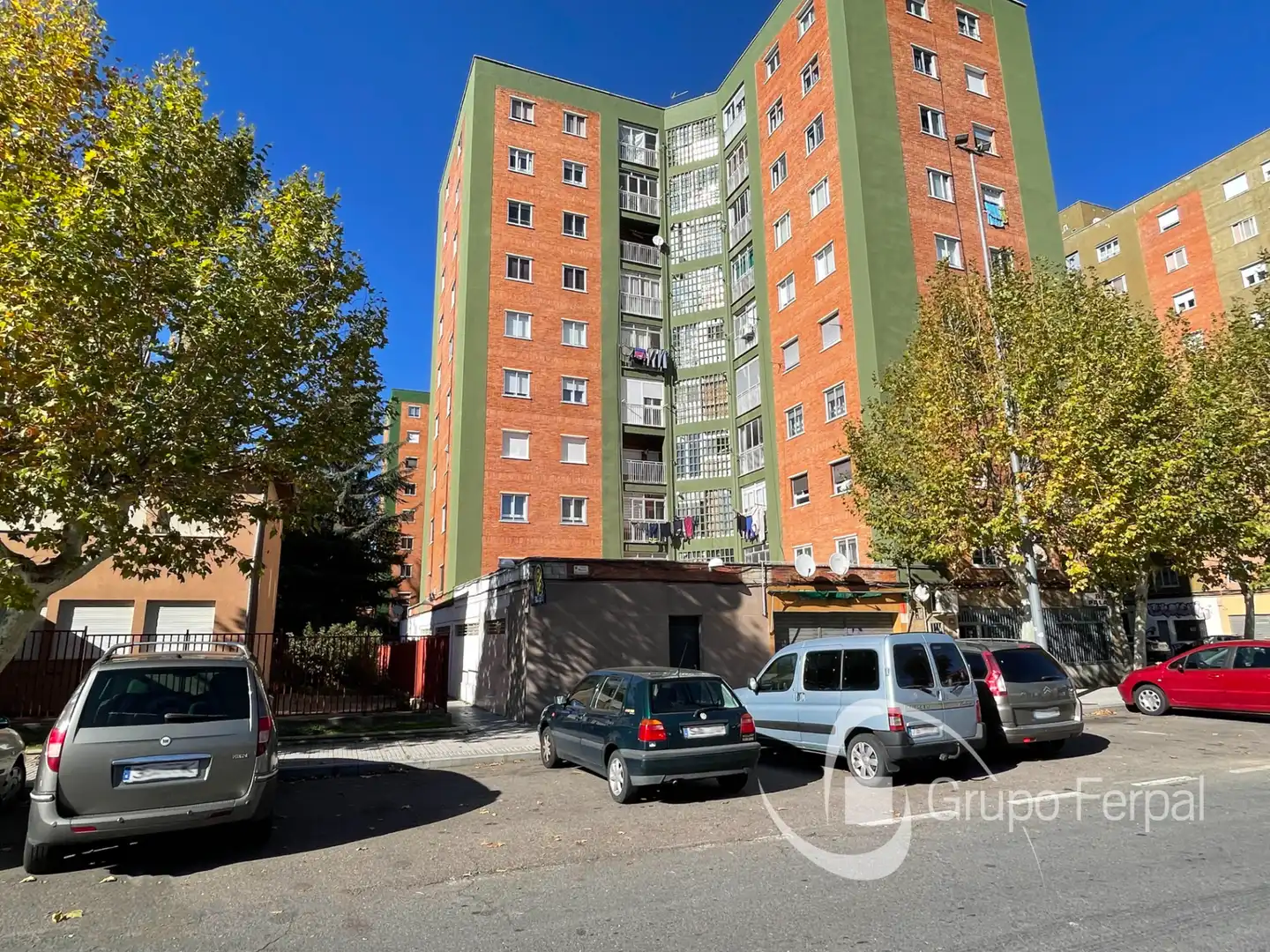 Vista exterior de Local en venta en Salamanca con Alarma