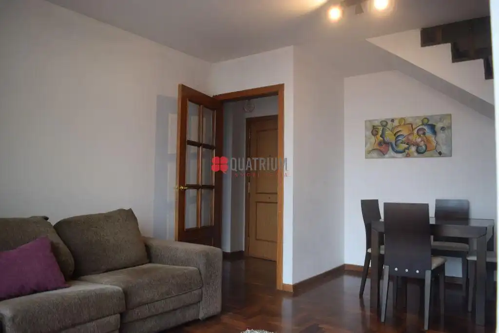 Sala d'estar de Dúplex en venda en A Coruña Capital  amb Calefacció i Traster