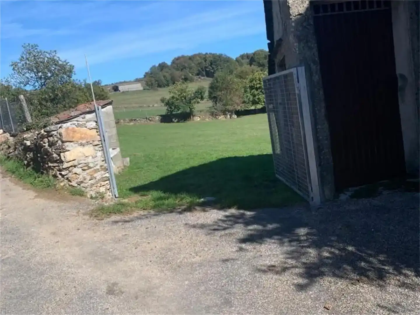Casa adosada en venda en Viana do Bolo amb Jardí privat, Traster i Moblat
