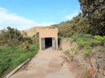 Terrenos y solares en venta en Vélez de Benaudalla