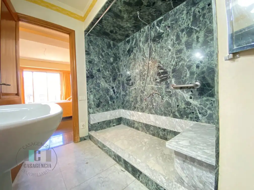 Piso en venta en Plaza Huerto Sogueros, Casco Histórico