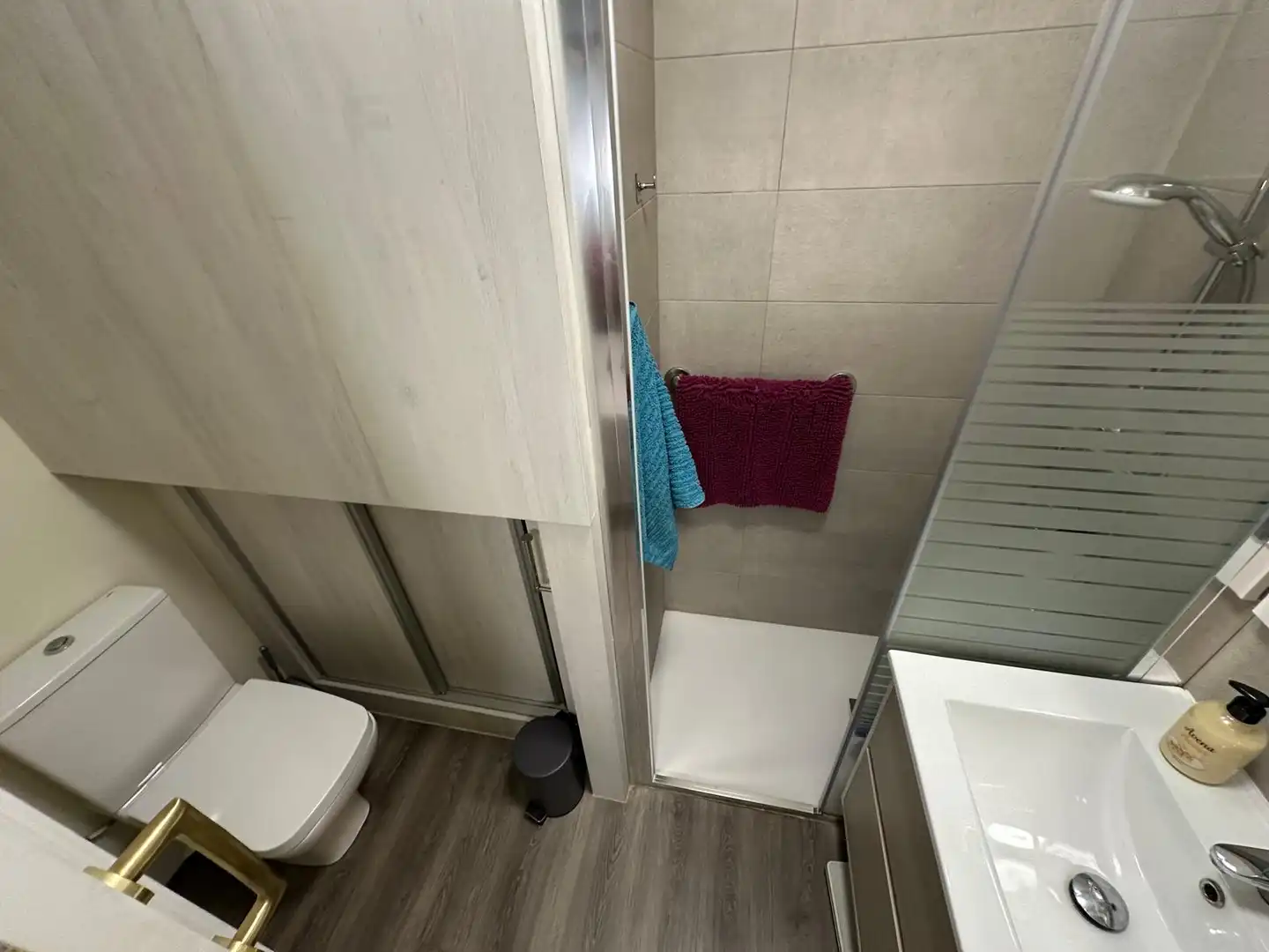 Bany de Casa adosada en venda en Villagonzalo Pedernales amb Calefacció, Jardí privat i Terrassa