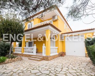 Vista exterior de Casa o xalet en venda en Cullera amb Aire condicionat, Calefacció i Jardí privat