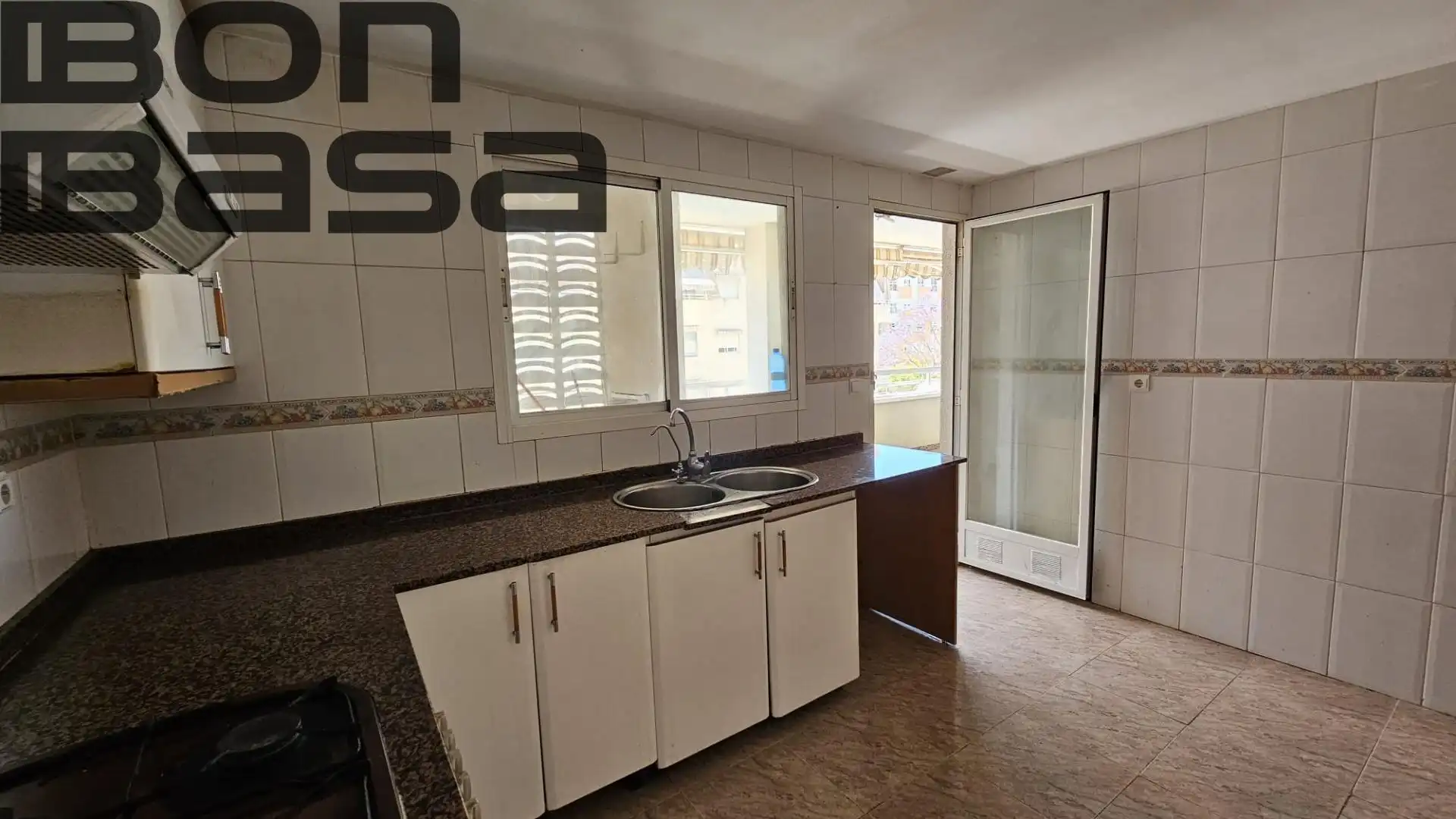 Cocina de Piso en venta en Alicante / Alacant con Aire acondicionado, Jardín privado y Balcón