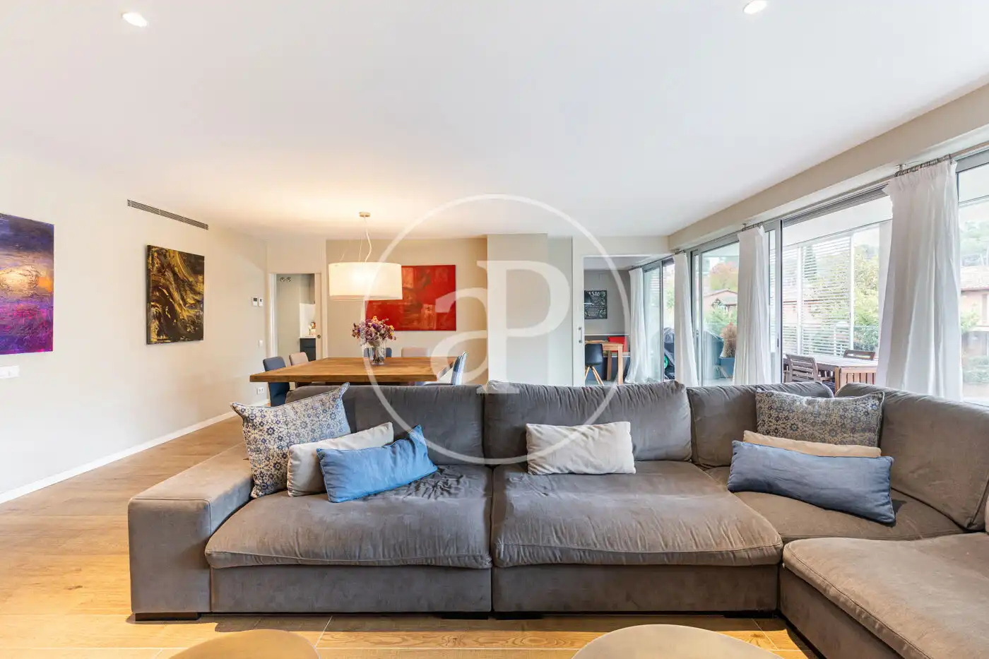Living room of Flat for sale in Sant Cugat del Vallès  with Air Conditioner, Heating and Private garden