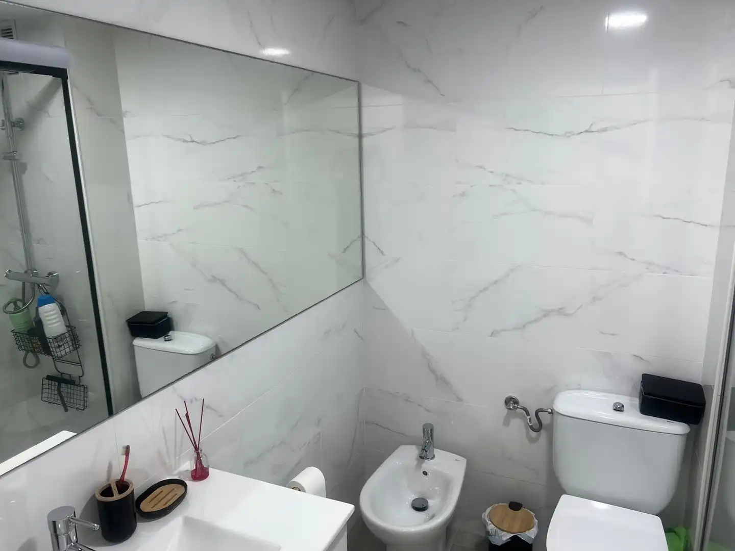Bathroom of Flat for sale in Fuengirola  with Private garden, Terrace and Furnished