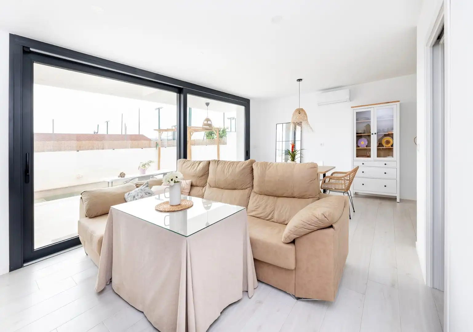 Sala d'estar de Casa o xalet en venda en La Zubia amb Terrassa i Piscina
