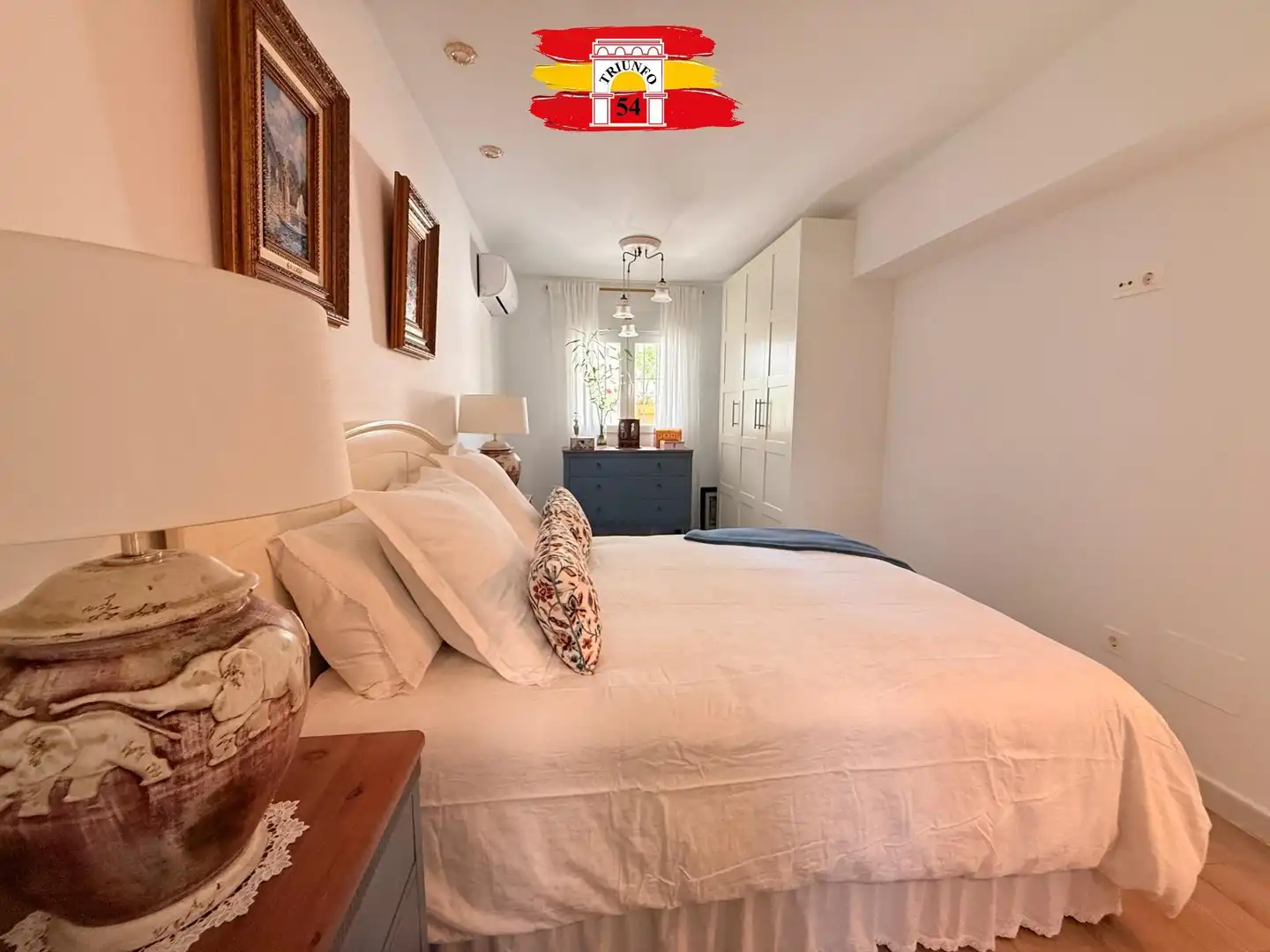 Schlafzimmer von Haus oder Chalet zum Verkauf in Pilar de la Horadada mit Klimaanlage, Privatgarten und Schwimmbad