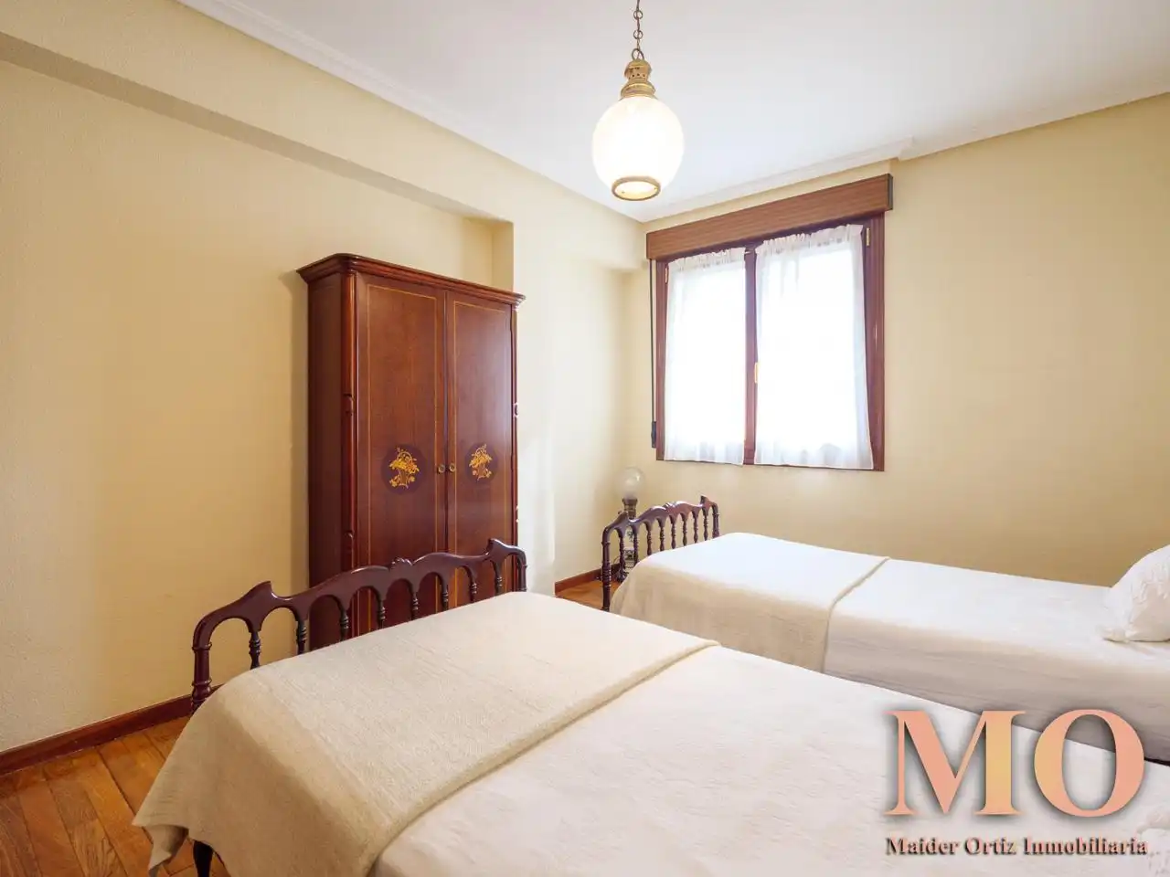 Habitación de Piso en venta en Arrasate / Mondragón con Calefacción, Terraza y Trastero