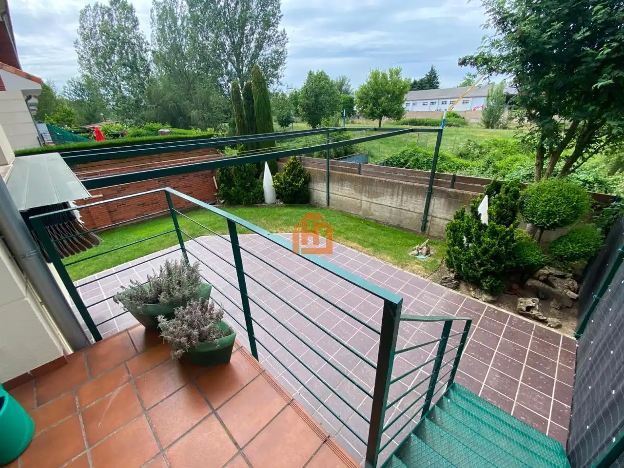 Terraza de Casa adosada en venta en San Andrés del Rabanedo con Calefacción, Jardín privado y Trastero