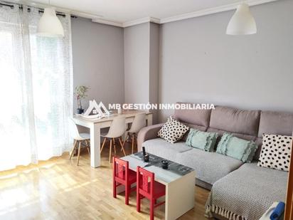 Sala d'estar de Pis en venda en Parla amb Aire condicionat, Calefacció i Parquet