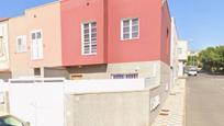 Vista exterior de Casa o xalet en venda en San Bartolomé de Tirajana amb Aire condicionat, Calefacció i Terrassa