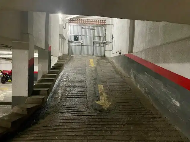 Parkplatz von Garage zum Verkauf in Esplugues de Llobregat