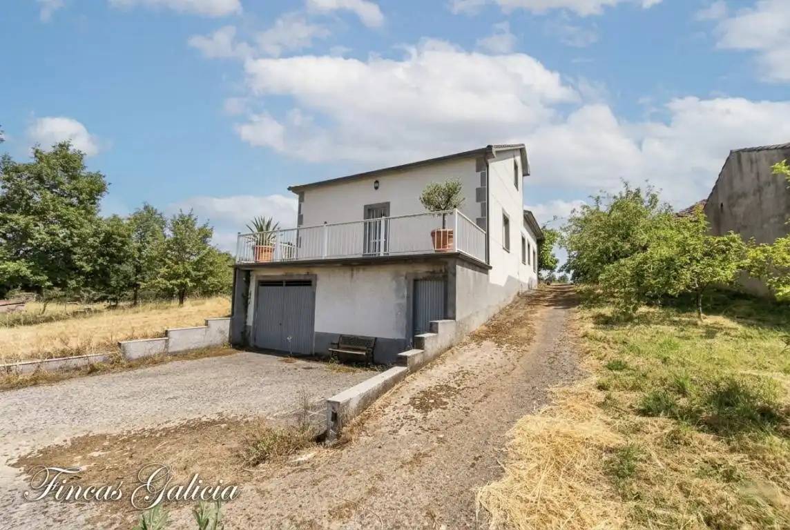 Casa amb jardí en venda a Vilardevós, imagen 2