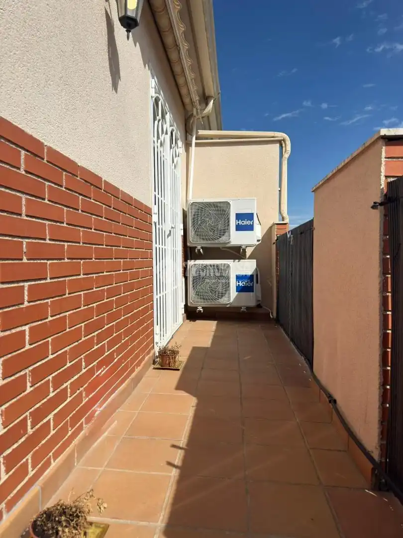 Casa aparellada amb piscina en venda a Altos del Olivar - El Caracol, imagen 32