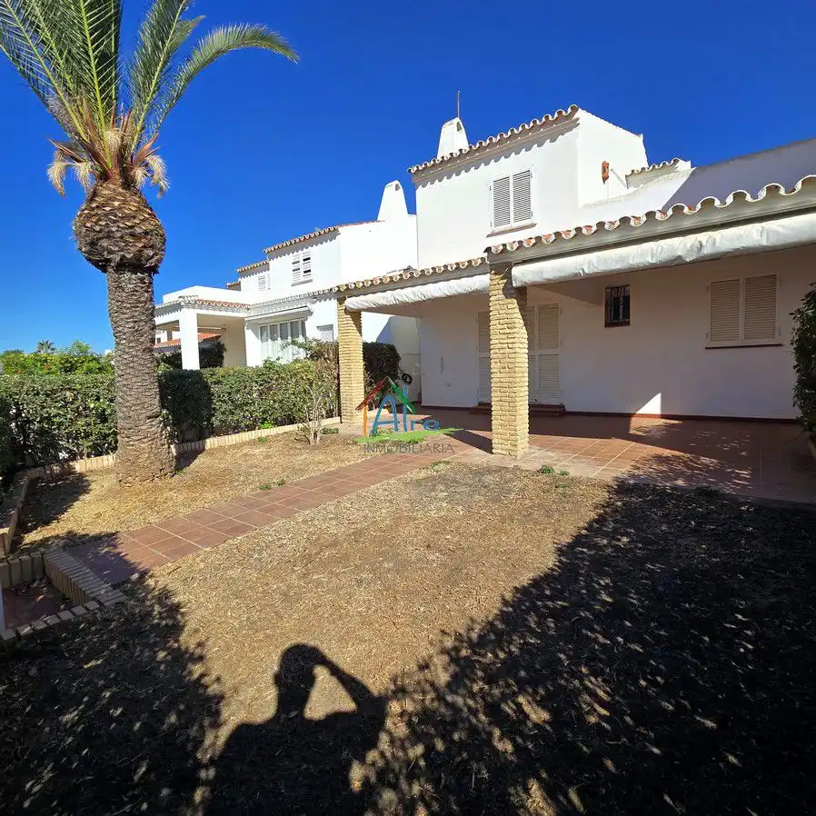 Garden of Detached homes for sale in Matalascañas 
