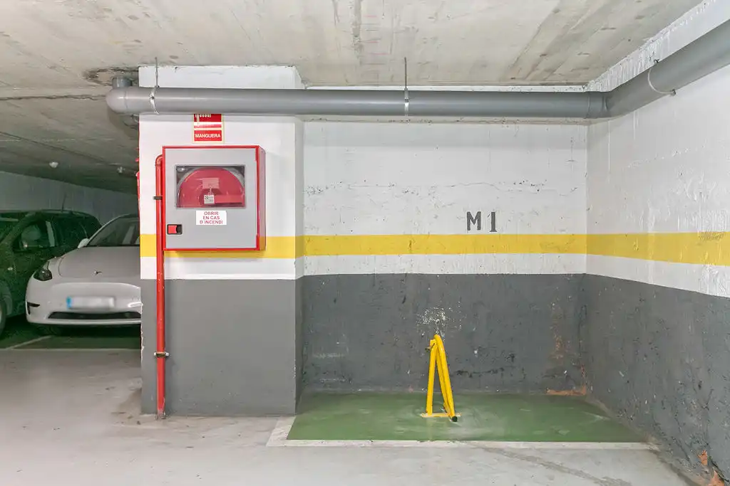 Parking avec ascenseur à vendre à C/ Saragossa, imagen 2
