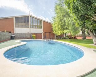 Piscina de Casa adosada en venda en El Vendrell amb Traster i Piscina