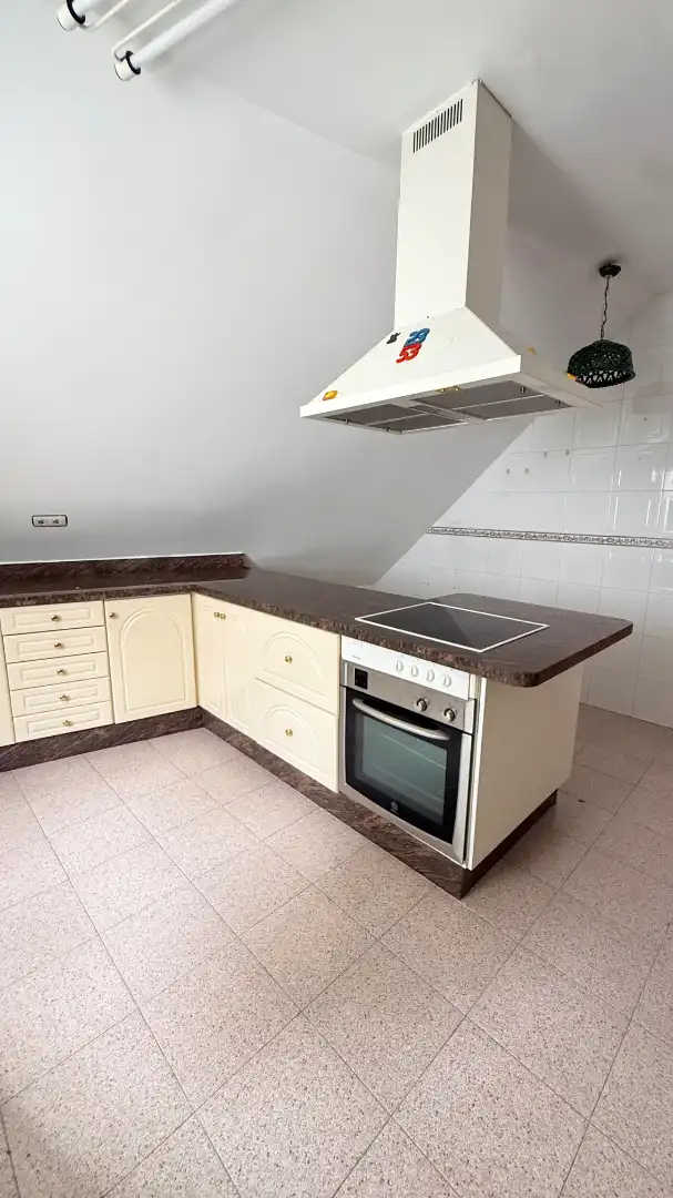 Küche von Dachboden zum Verkauf in Vélez-Málaga mit Terrasse, Möbliert und Ofen