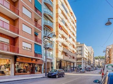 Local comercial en venta en Avenida Gran Vía 20