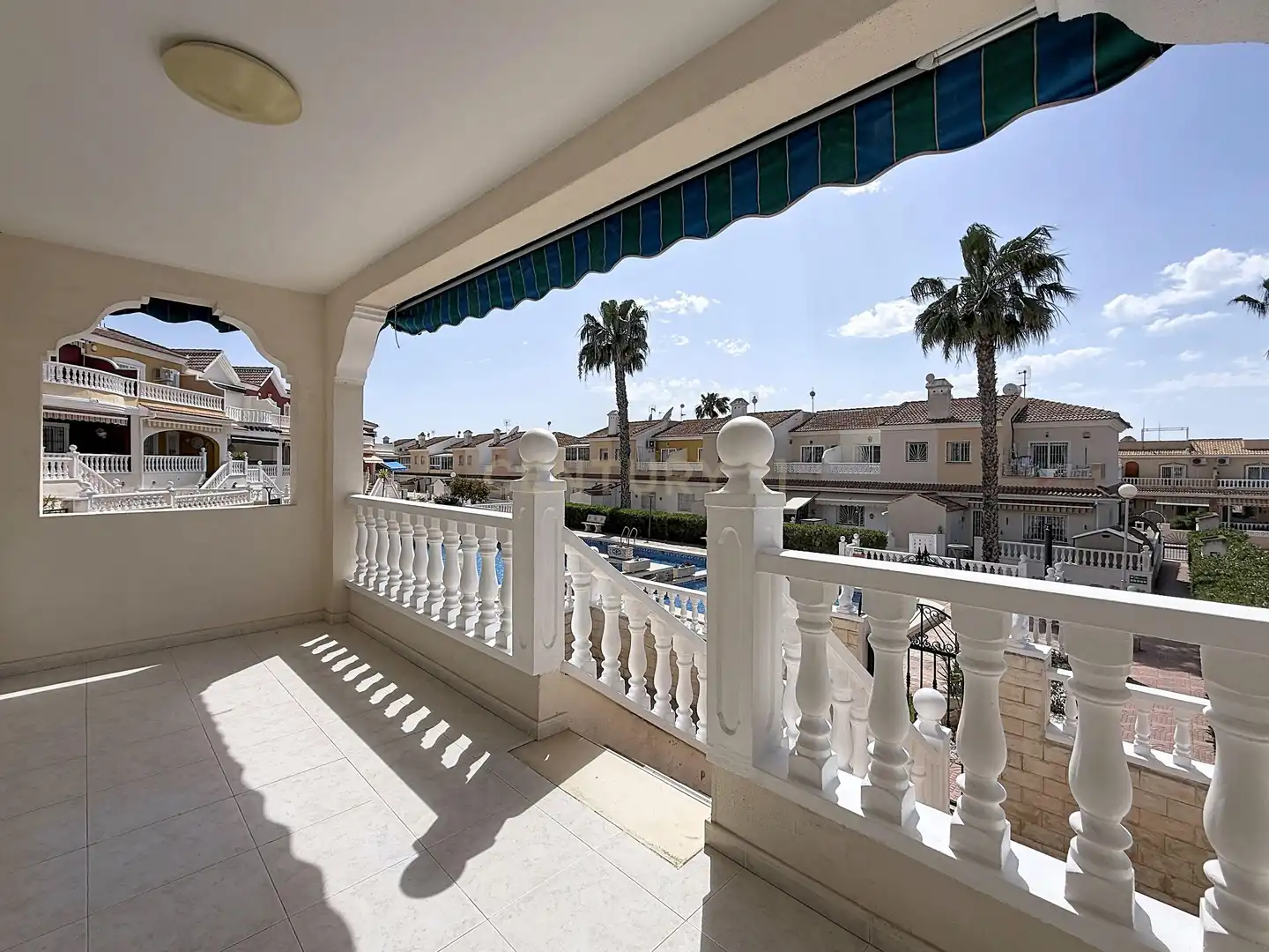 Terrassa de Casa adosada en venda en Benijófar amb Aire condicionat i Piscina comunitària