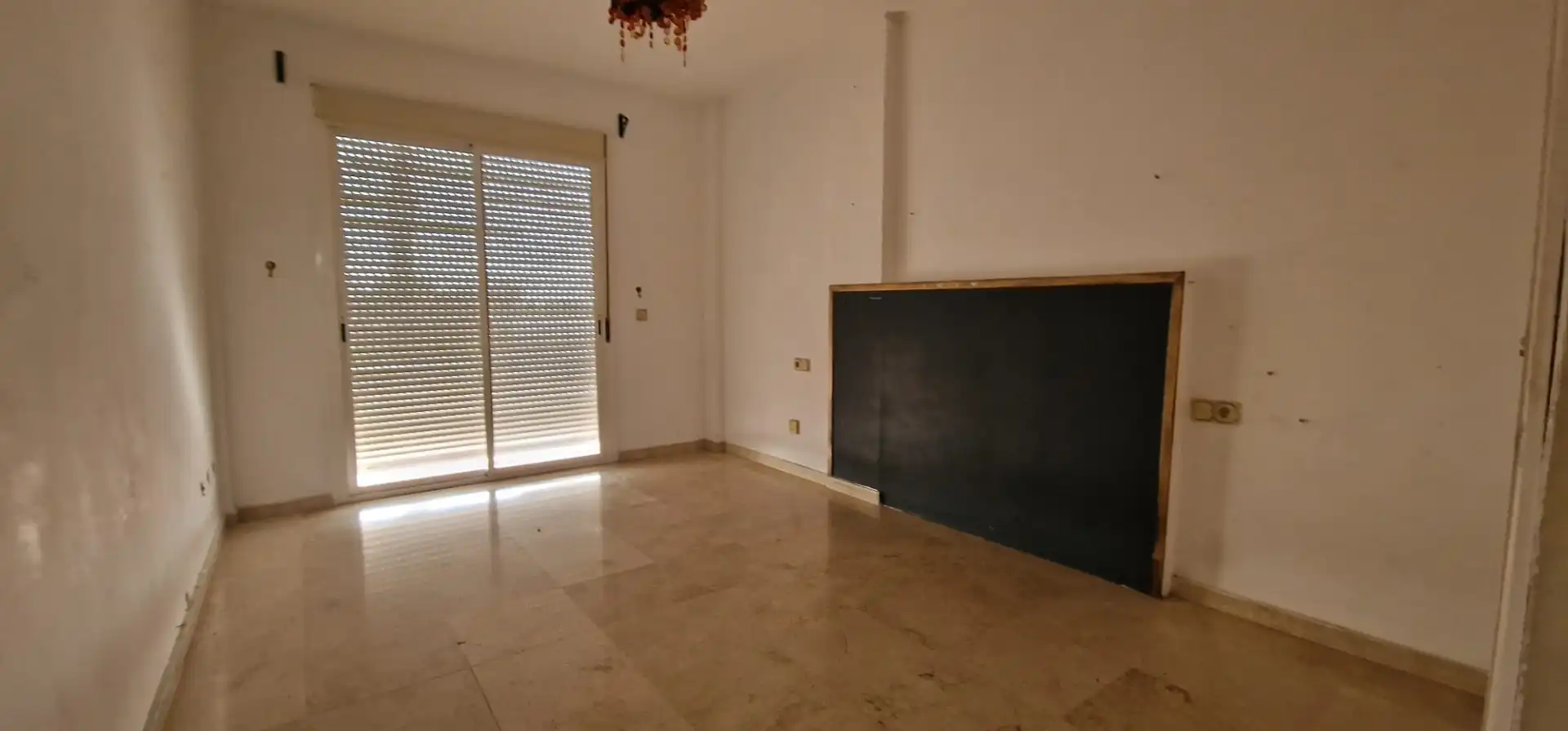 Piso en venta en Estepona con Jardín privado, Terraza y Piscina
