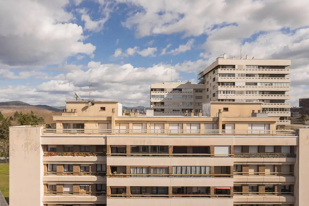 Vista exterior de Ático en venta en  Pamplona / Iruña con Calefacción, Terraza y Alarma