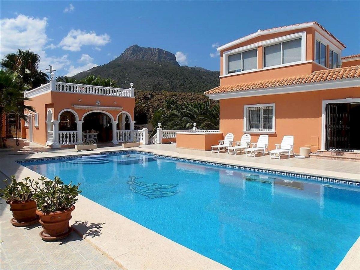 Swimming pool of House or chalet for sale in Calpe / Calp  with Heating, Private garden and Swimming Pool