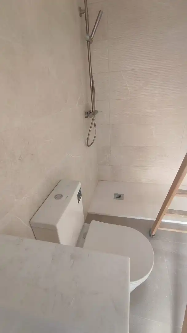 Badezimmer von Maisonette zum Verkauf in Torremolinos mit Klimaanlage, Terrasse und Abstellraum