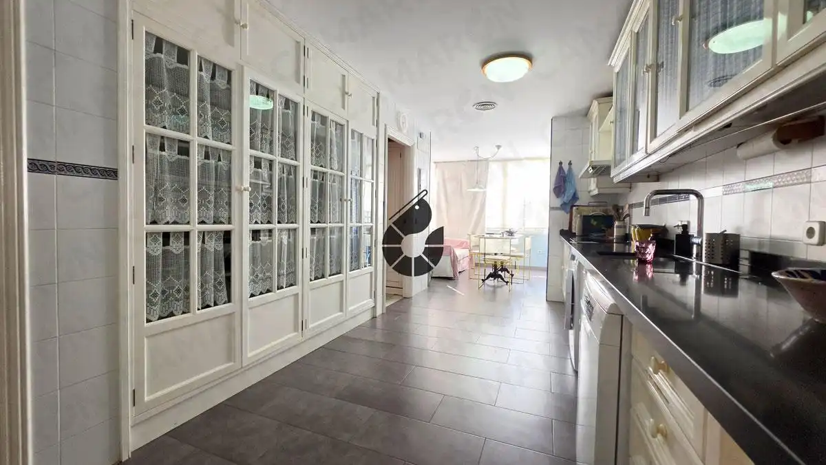 Cocina de Casa adosada en venta en Mairena del Aljarafe con Aire acondicionado, Jardín privado y Trastero