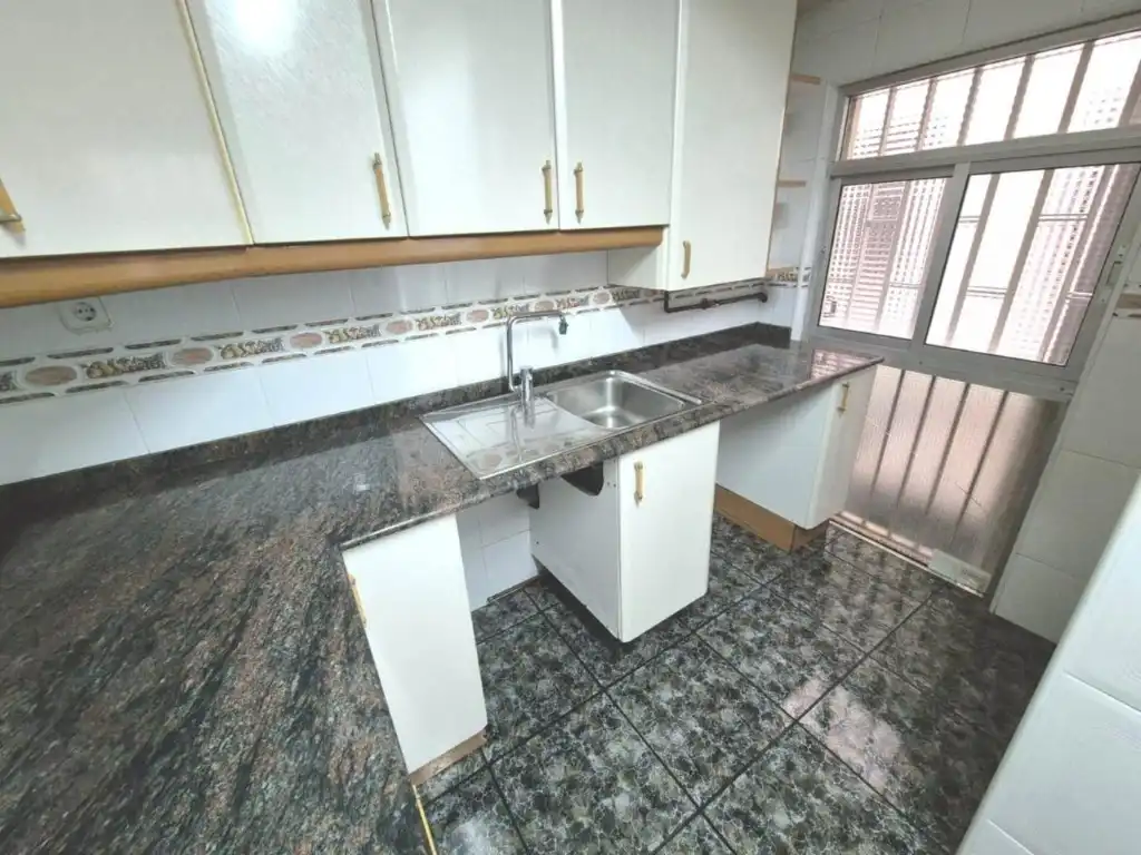 Flat with lift for sale in Carrer de Juan Valera, imagen 5