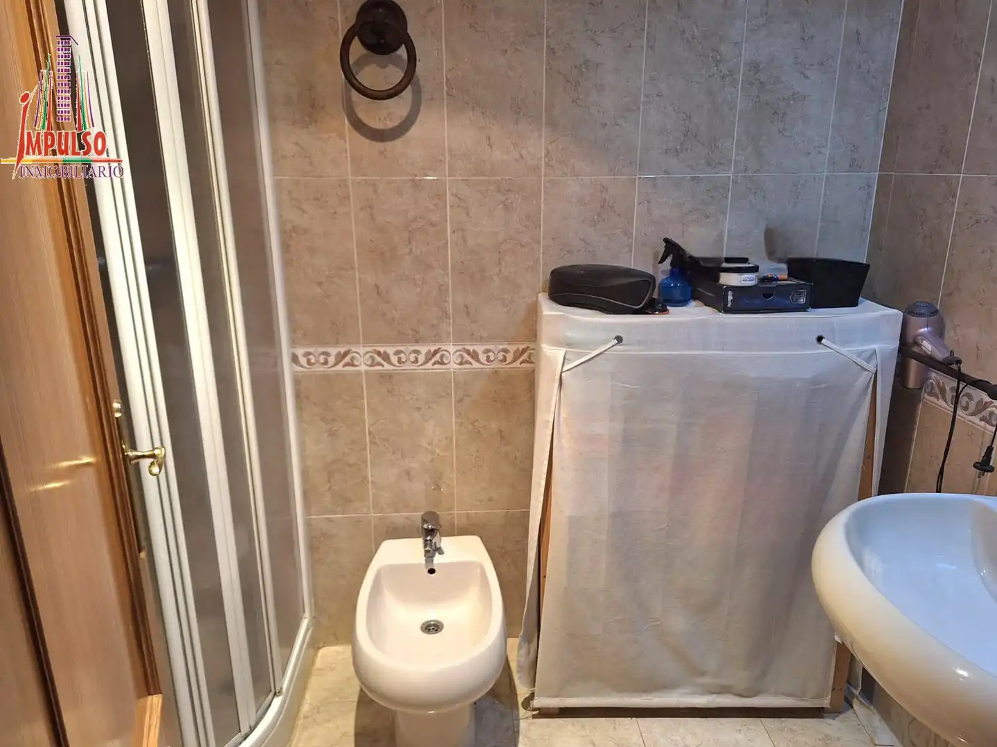 Baño de Piso en venta en Albacete con Calefacción, Trastero y Balcón