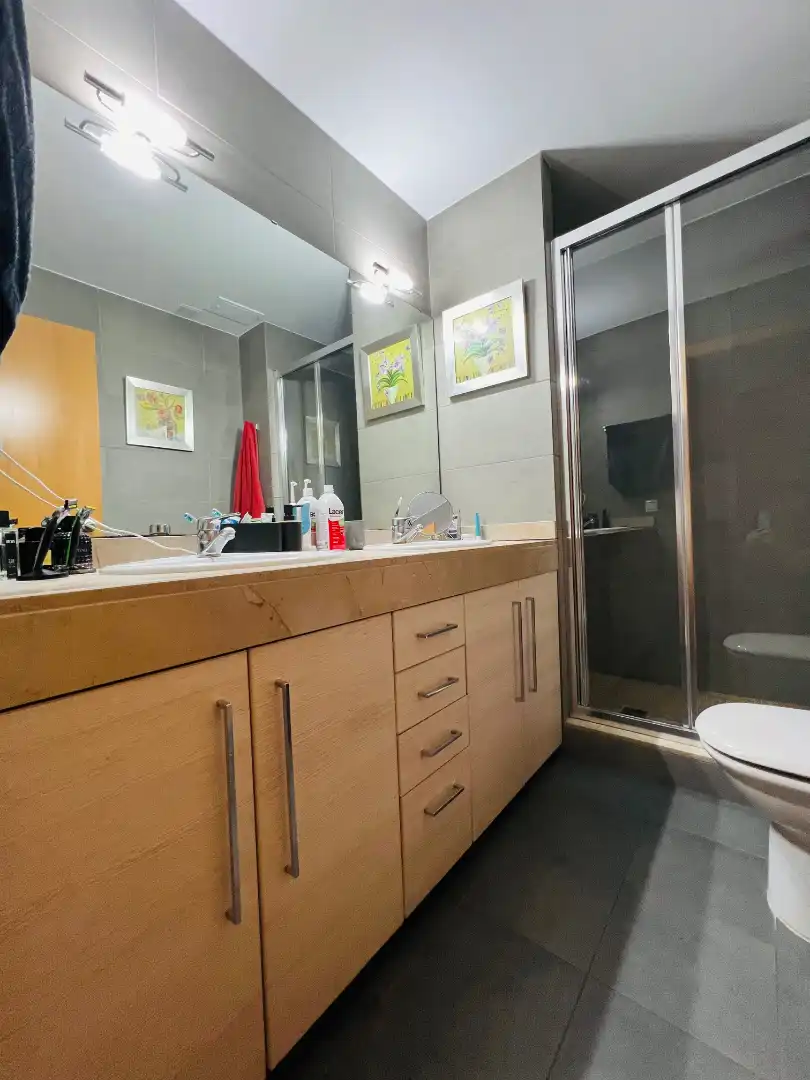 Baño de Casa adosada en venta en Reus con Aire acondicionado, Calefacción y Jardín privado