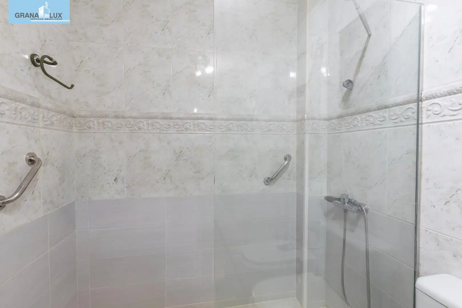 Bany de Pis en venda en Granada