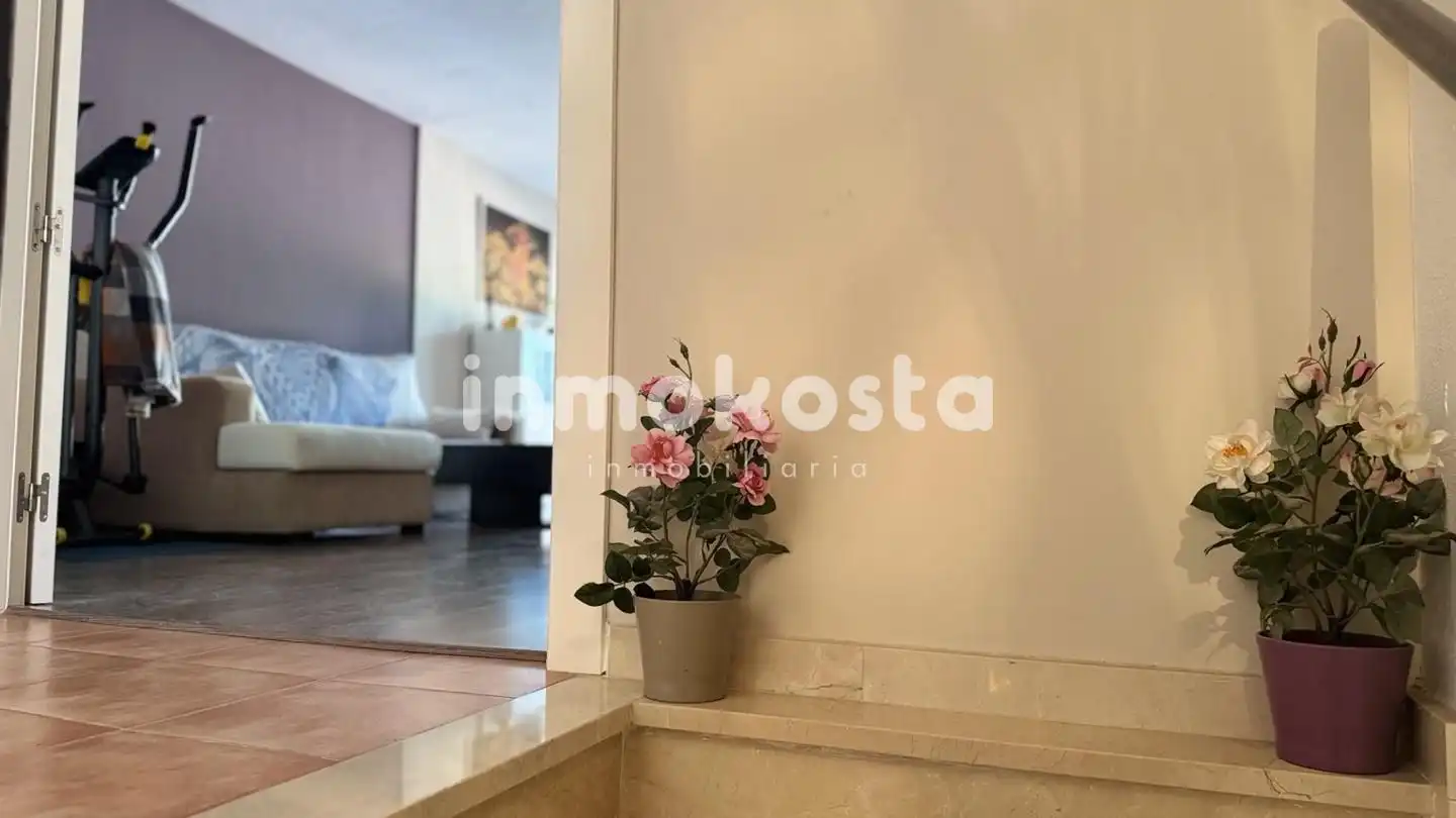 Dormitori de Casa adosada en venda en La Nucia amb Aire condicionat, Jardí privat i Terrassa