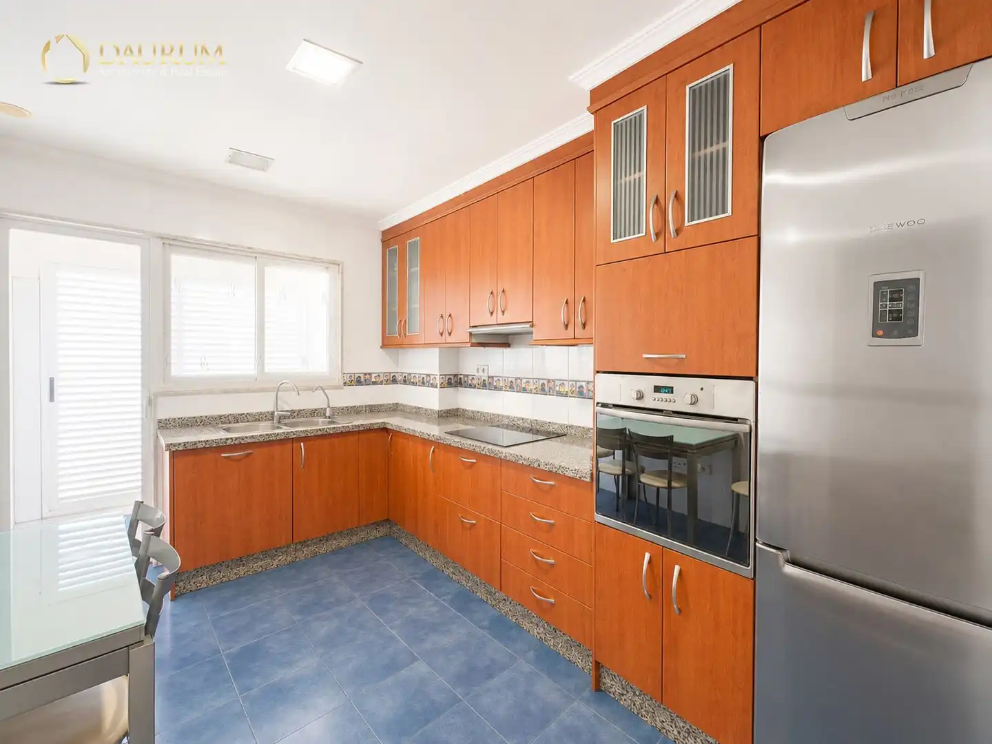 Flat for rent in Calle La Torre, Plaza Crevillente - Antiguos Juzgados - El Asilo