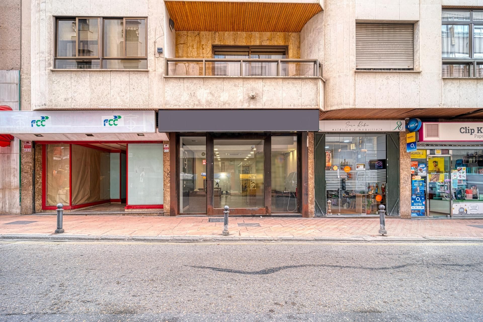 Office for sale in Cuenca Capital  with Air Conditioner