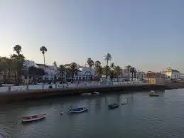 Vista exterior de Edificio en venta en El Puerto de Santa María con Piscina comunitaria
