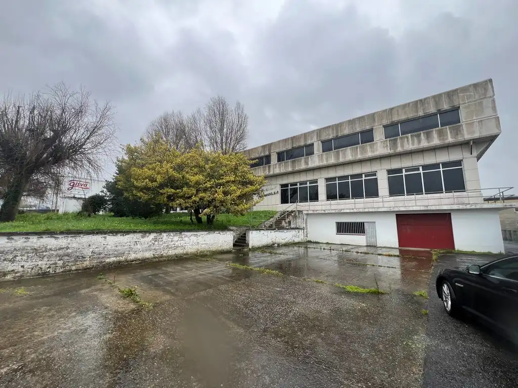Vista exterior de Nave industrial en venta en Arteixo con Calefacción