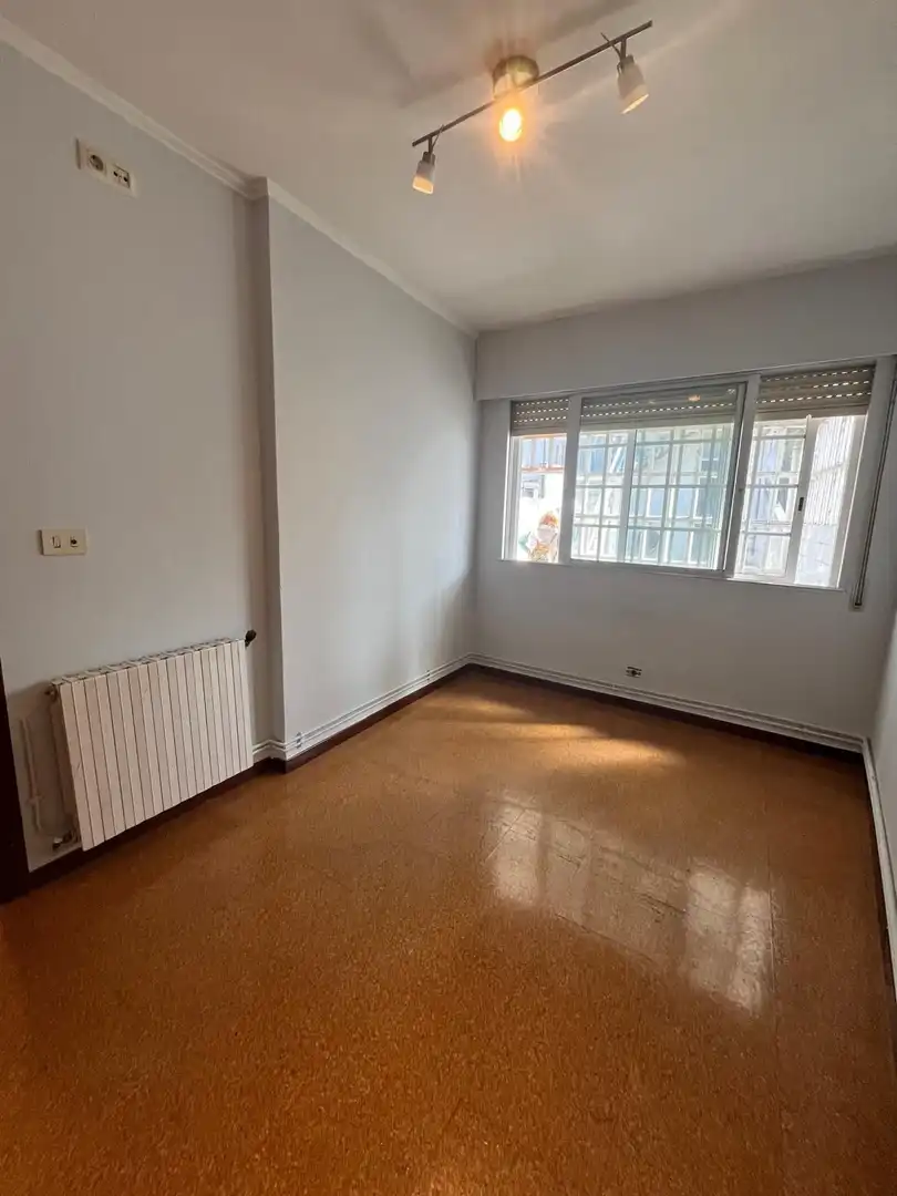 Dormitori de Casa o xalet en venda en A Coruña Capital  amb Calefacció i Traster