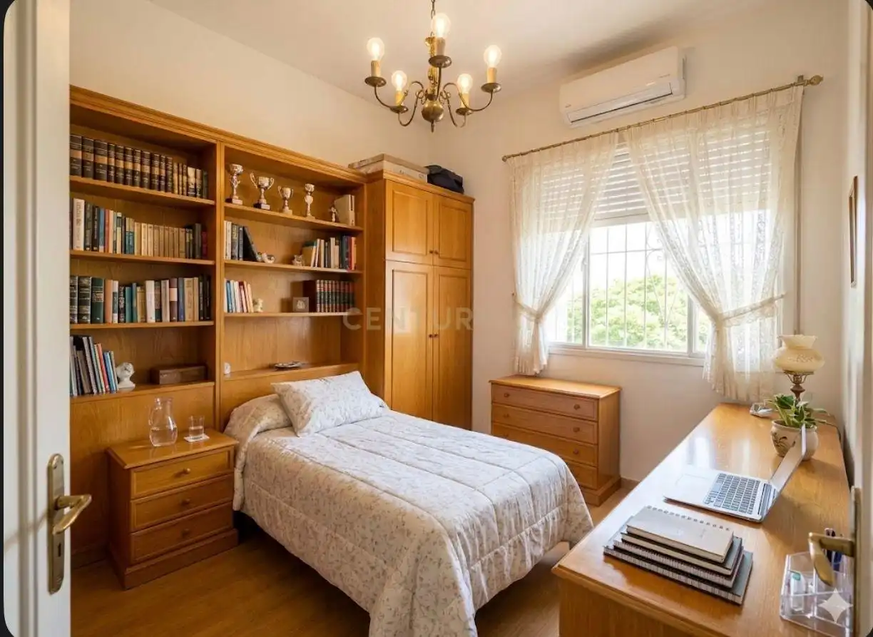 Bedroom of Houses for sale in Madrid  with Air Conditioner, Private garden and Storage room