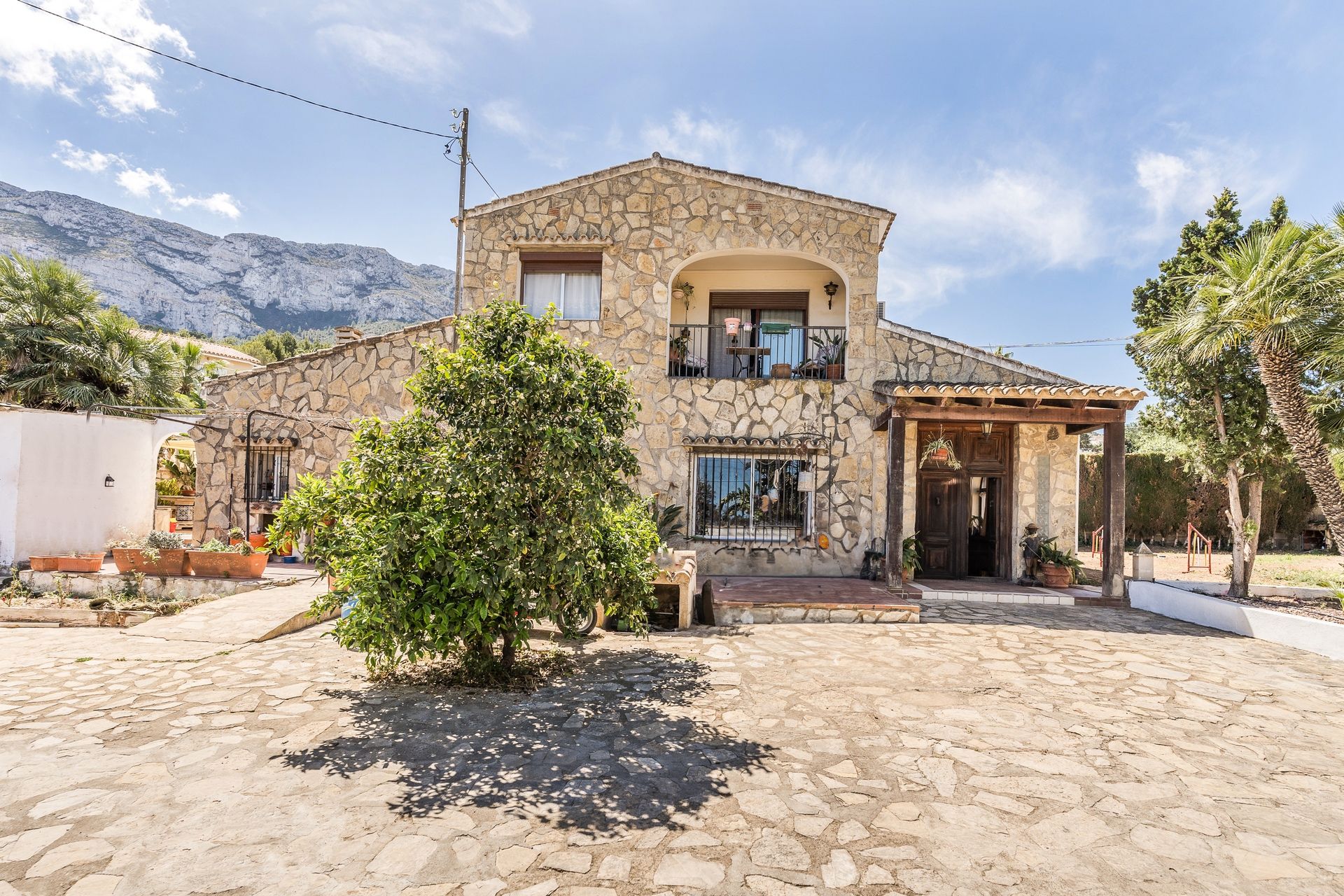 Exterior view of House or chalet for sale in Dénia  with Air Conditioner, Heating and Private garden