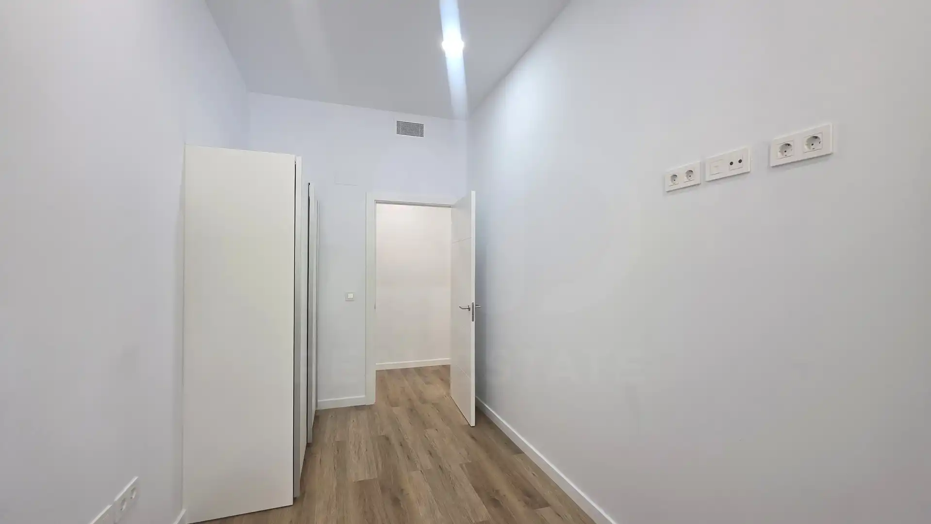 Flat for sale in Girona  with Air Conditioner, Heating and Terrace