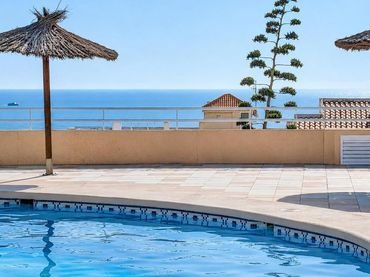 Reihenhaus mit Pool zum Verkauf in Calle Málaga